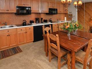 Vantage Point Apartment *